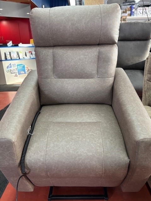 FAUTEUIL AUTO SOULVEUR ELAN AVEC APPUIT TETE MOTORISE MEC LP1 TISSU 4739-68